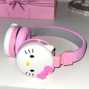 Brand New Bluetooth Wireless Hello Kitty Headphones 💖💖💖💖💖💖